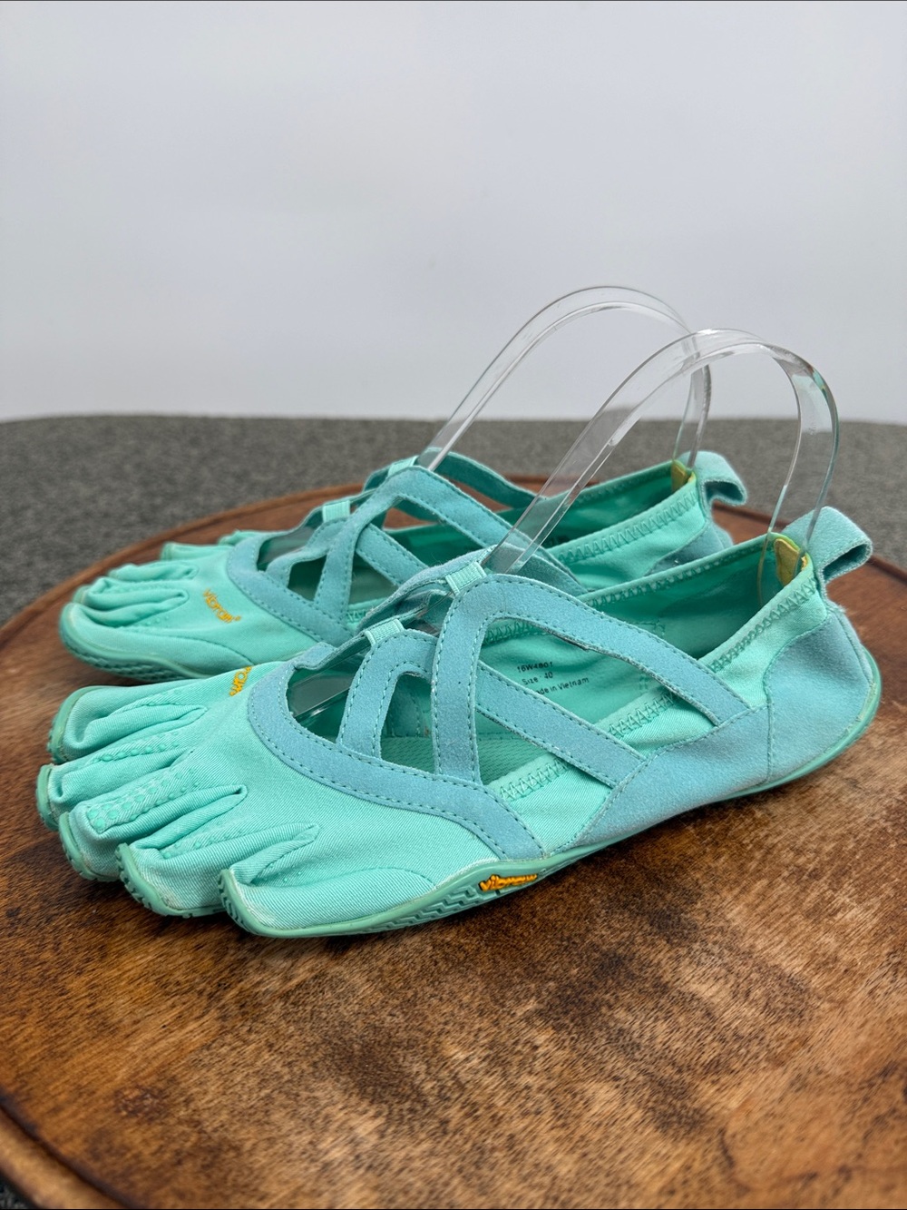 Vibram Fivefinger Shoes Unisex 40 Wm 8.5-9 Mens 8-8.5 Aqua Green Alitza Barefoot